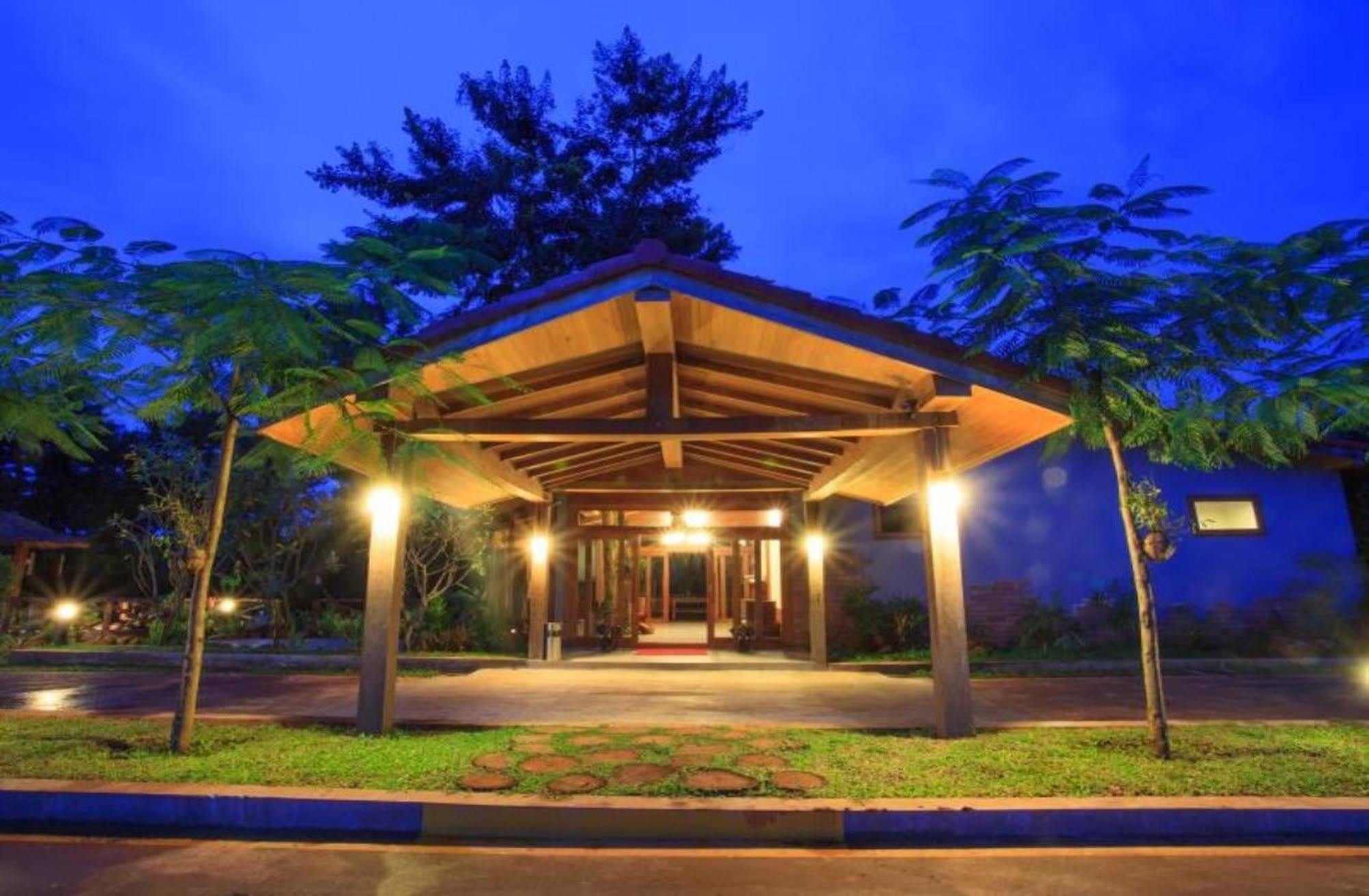 Mayura Hill Resort Sen Monourom Exteriör bild